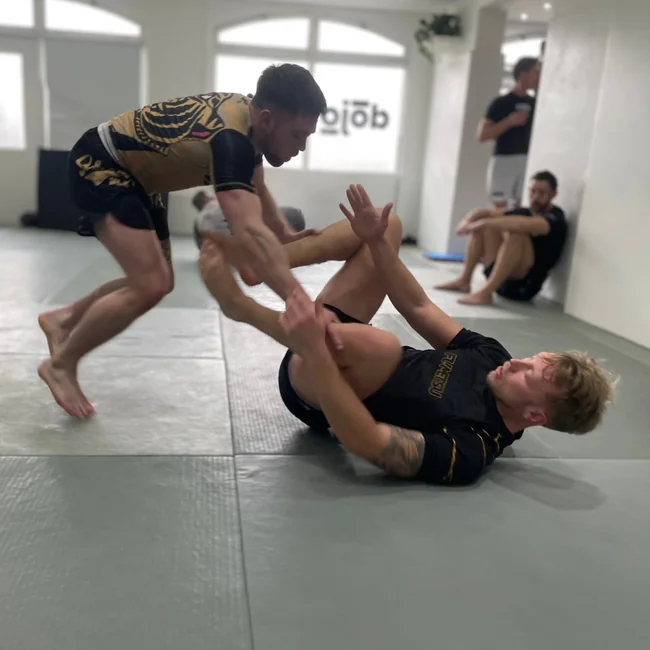 No-gi jiu-jitsu class